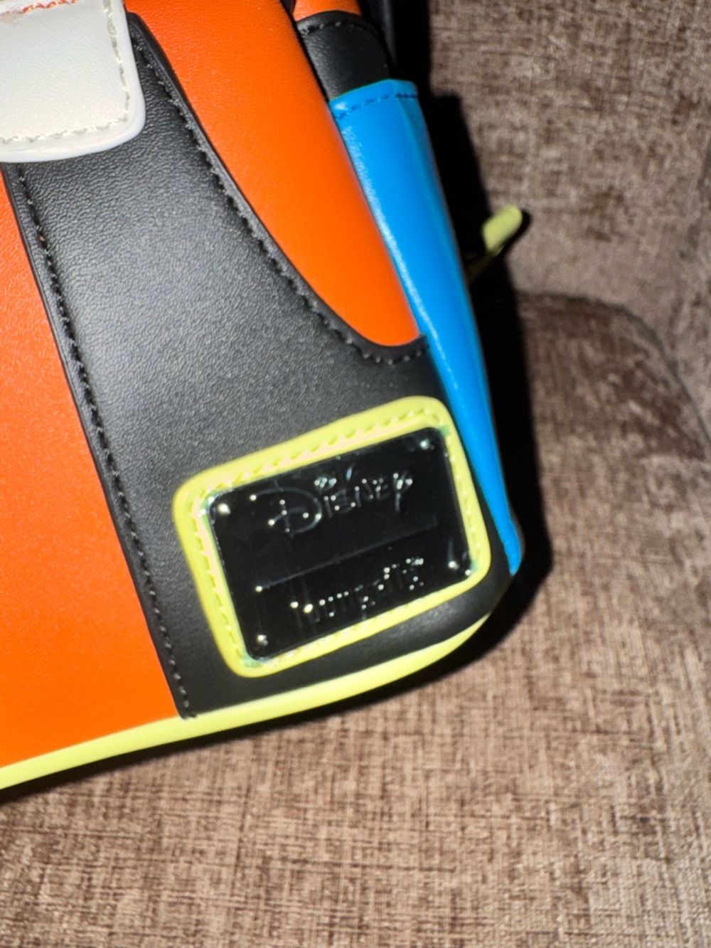 Disney Loungefly hard tag! Goofy Character Mini Backpack - Multi-Color - Picture 3 of 7